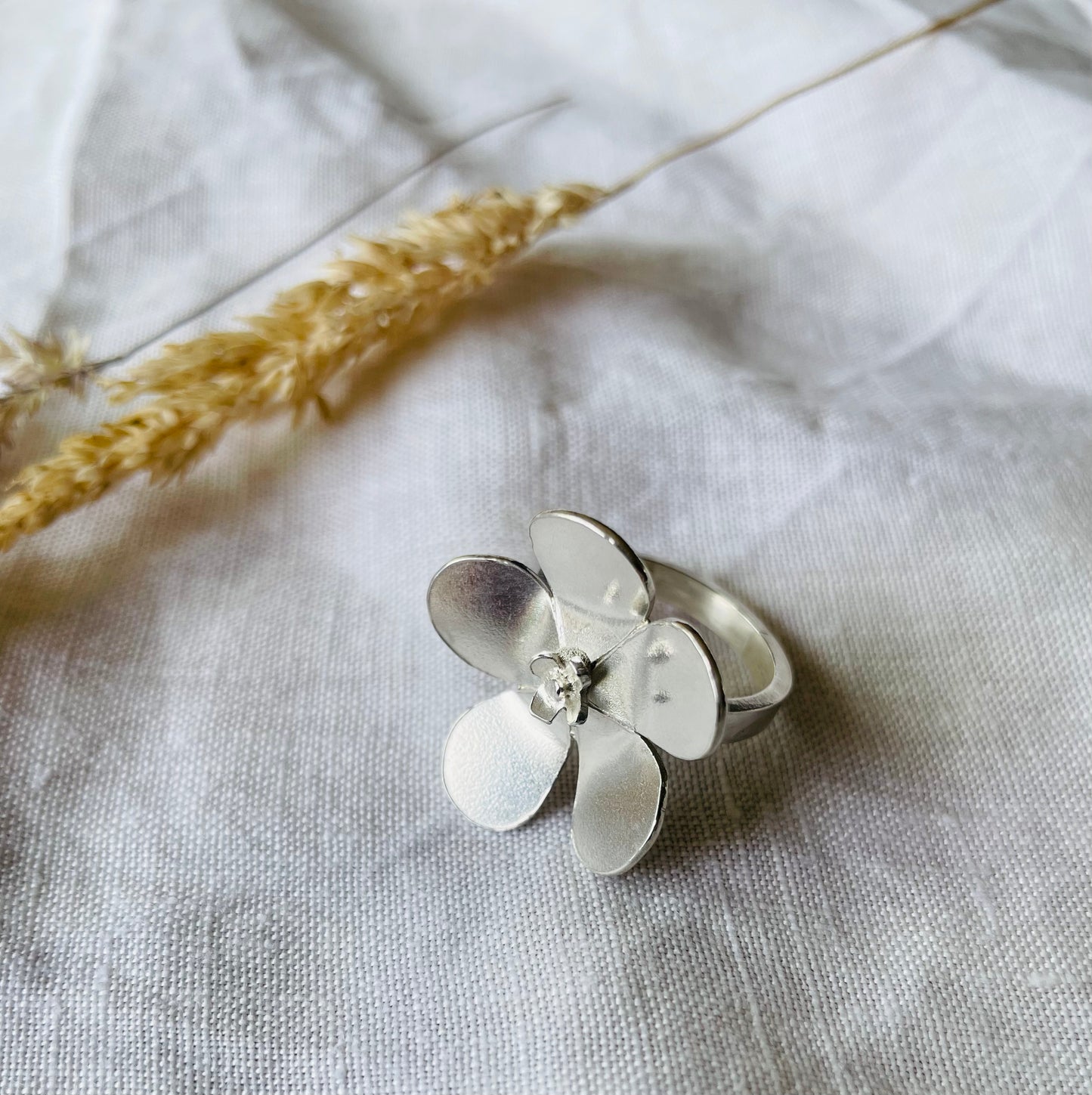 Large flower ring
