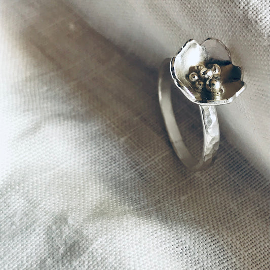 Flower pinky ring